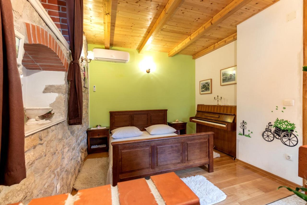 Apartment Tara Kastela Ngoại thất bức ảnh