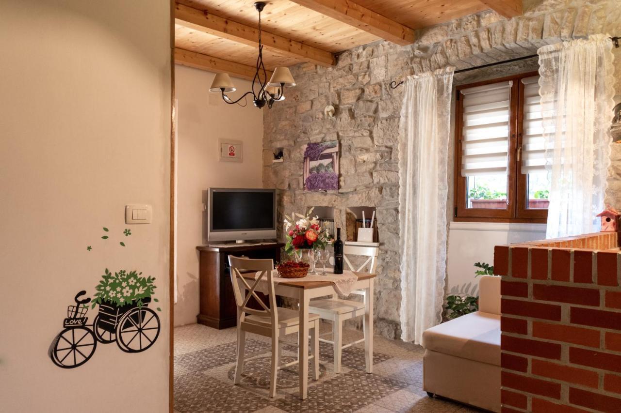 Apartment Tara Kastela Ngoại thất bức ảnh